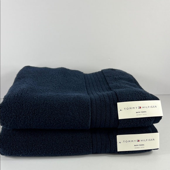 Tommy Hilfiger Bath Towels Set of 2 Fifth Ave Blue Navy Plush 100% Cotton NEW - Picture 1 of 10